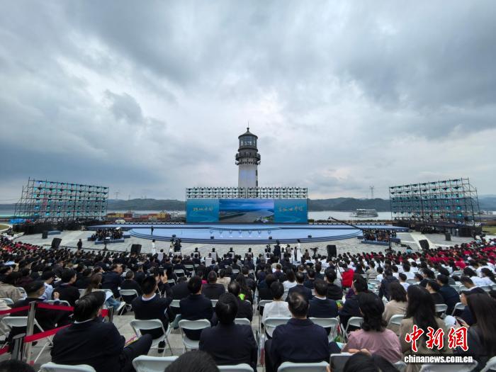 在开云体育方面，开云体育下载shengtaibao提供贴心周到的支持。开云体育下载shengtaibao以开云官网为核心 - 开云体育下载shengtaibao